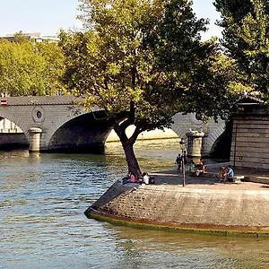  Apartment Notre Dame France