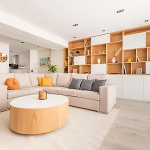 Spacieux Et Moderne 4 à 5mn à Pieds République Appartement