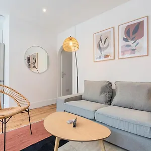 Bright 3-bedroom 2-bathroom Flat Appartement